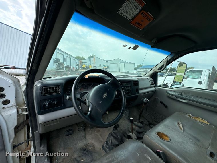 image for item DX1127 2000 Ford F650 Super Duty XL dump flatbed truck