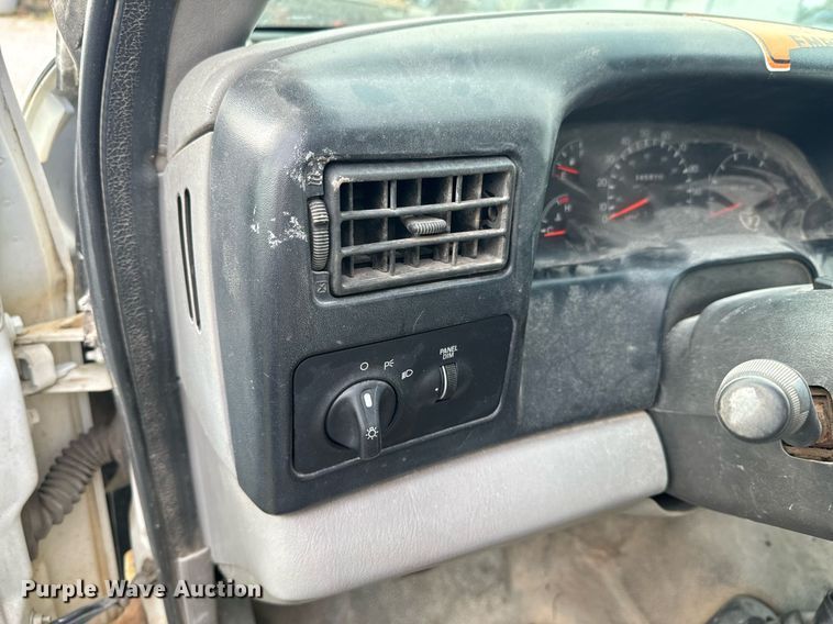 image for item DX1127 2000 Ford F650 Super Duty XL dump flatbed truck