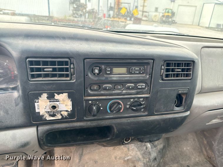 image for item DX1127 2000 Ford F650 Super Duty XL dump flatbed truck