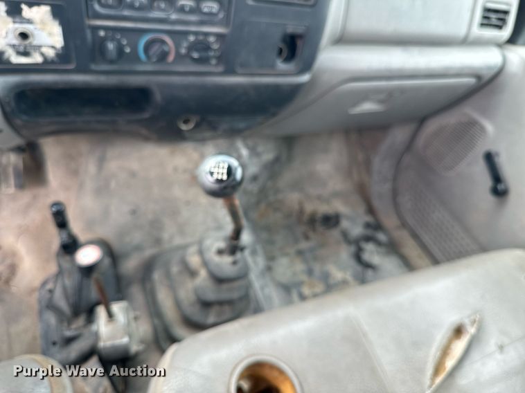 image for item DX1127 2000 Ford F650 Super Duty XL dump flatbed truck