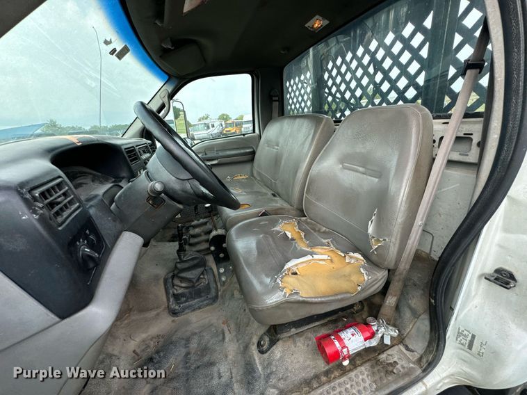 image for item DX1127 2000 Ford F650 Super Duty XL dump flatbed truck