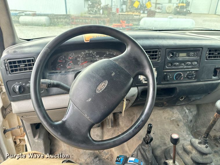 image for item DX1127 2000 Ford F650 Super Duty XL dump flatbed truck