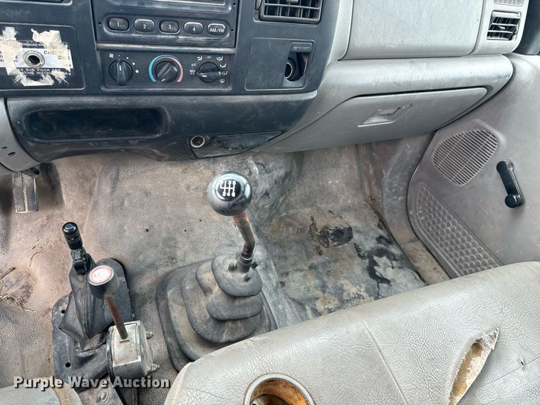 image for item DX1127 2000 Ford F650 Super Duty XL dump flatbed truck