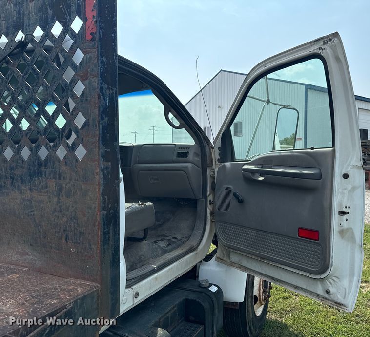 image for item DX1127 2000 Ford F650 Super Duty XL dump flatbed truck