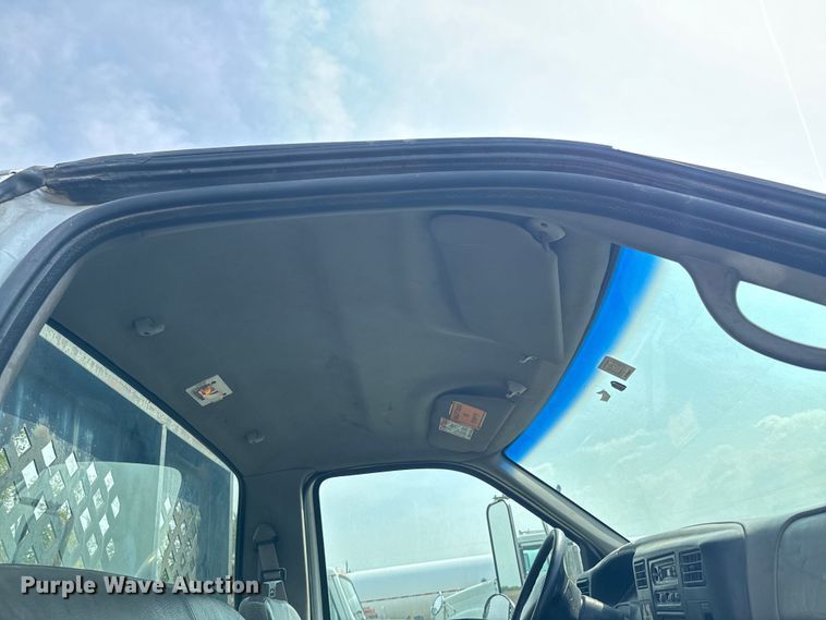 image for item DX1127 2000 Ford F650 Super Duty XL dump flatbed truck