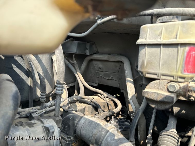 image for item DX1127 2000 Ford F650 Super Duty XL dump flatbed truck