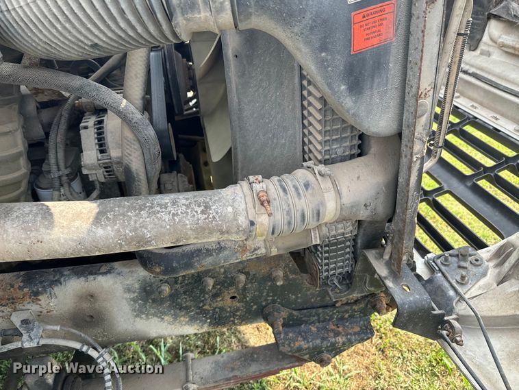 image for item DX1127 2000 Ford F650 Super Duty XL dump flatbed truck