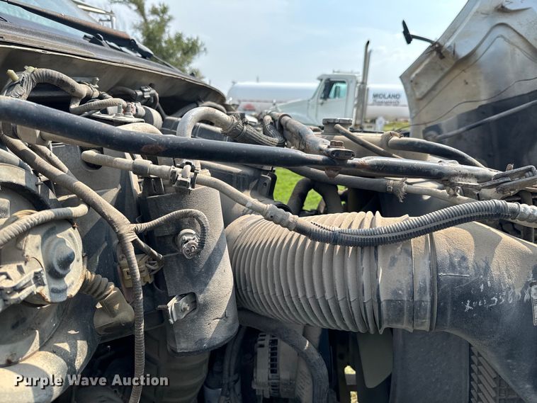 image for item DX1127 2000 Ford F650 Super Duty XL dump flatbed truck