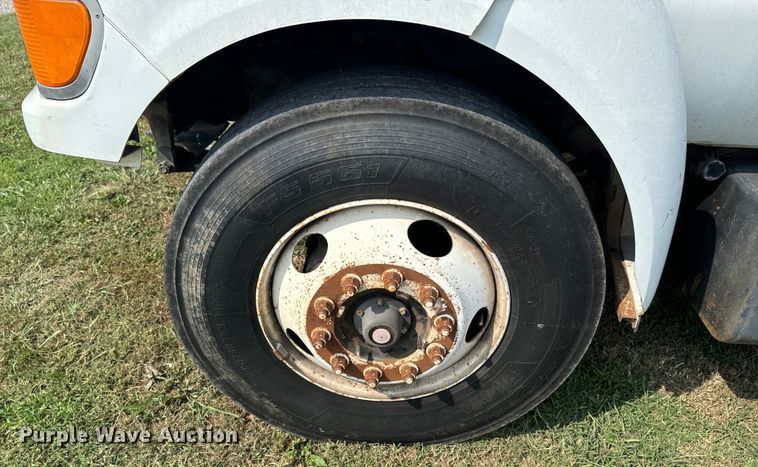 image for item DX1127 2000 Ford F650 Super Duty XL dump flatbed truck