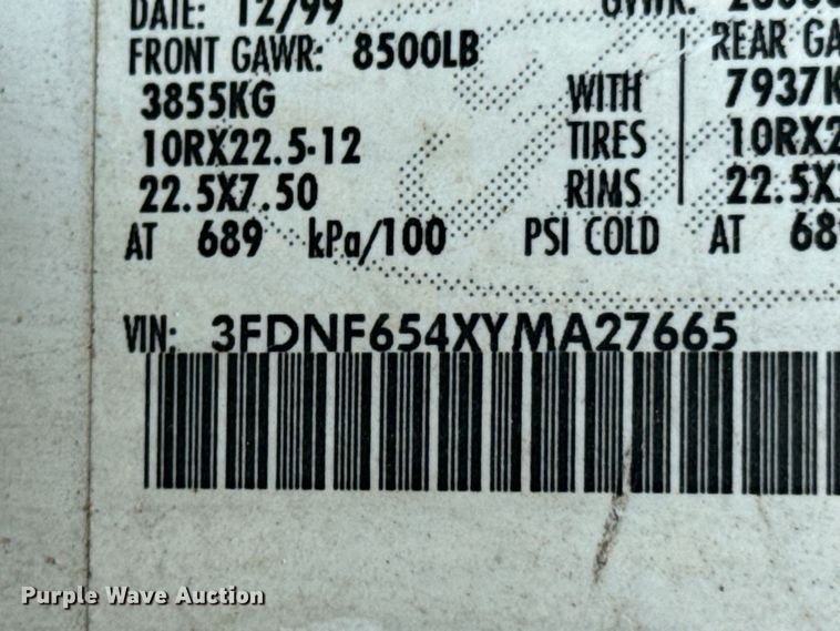 image for item DX1127 2000 Ford F650 Super Duty XL dump flatbed truck