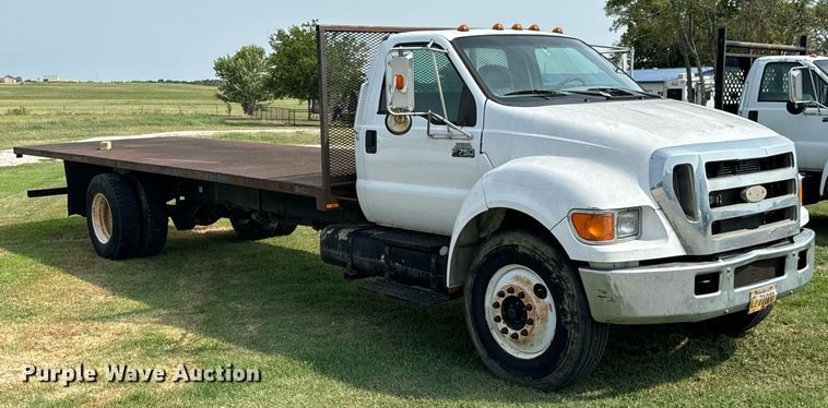 image for item DX1128 2006 Ford F750 Super Duty XL flatbed truck