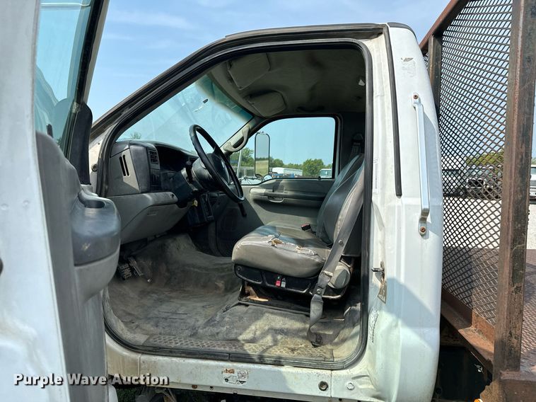 image for item DX1128 2006 Ford F750 Super Duty XL flatbed truck