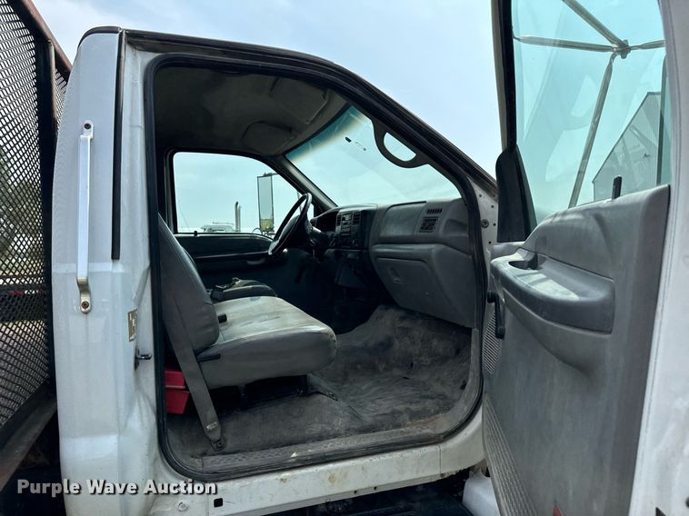 image for item DX1128 2006 Ford F750 Super Duty XL flatbed truck