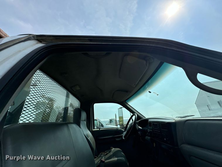 image for item DX1128 2006 Ford F750 Super Duty XL flatbed truck