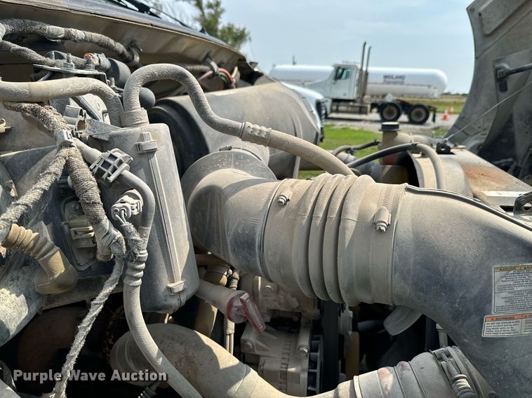 image for item DX1128 2006 Ford F750 Super Duty XL flatbed truck