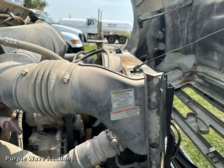 image for item DX1128 2006 Ford F750 Super Duty XL flatbed truck