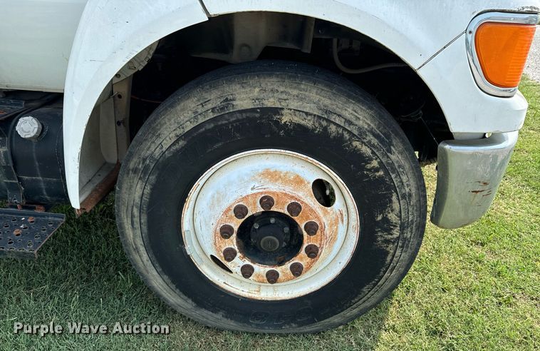 image for item DX1128 2006 Ford F750 Super Duty XL flatbed truck