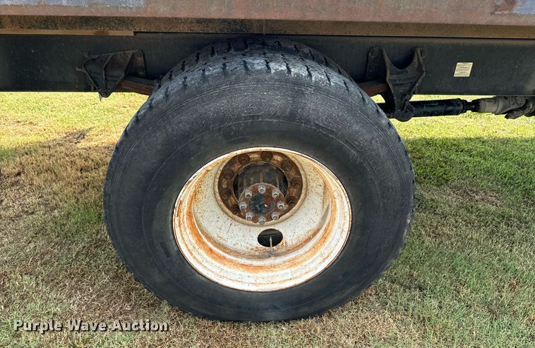 image for item DX1128 2006 Ford F750 Super Duty XL flatbed truck