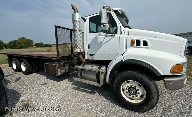 image for item DX1130 2005 Sterling L9500 flatbed truck