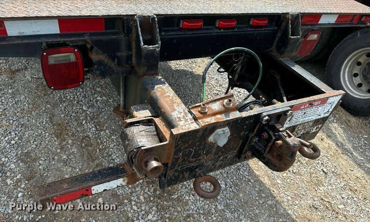 image for item DX1130 2005 Sterling L9500 flatbed truck