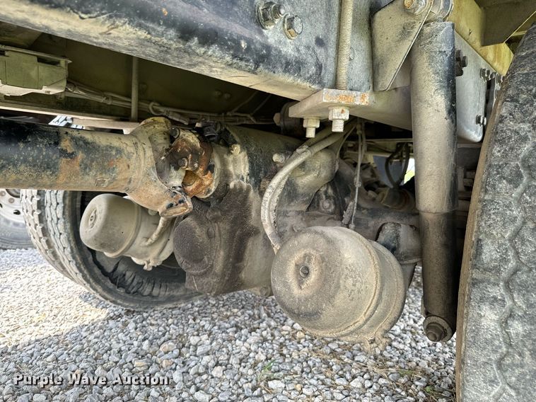 image for item DX1130 2005 Sterling L9500 flatbed truck