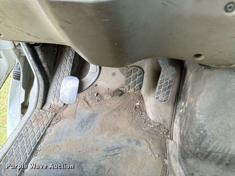 image for item DX1130 2005 Sterling L9500 flatbed truck