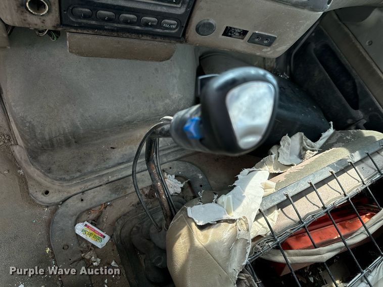 image for item DX1130 2005 Sterling L9500 flatbed truck