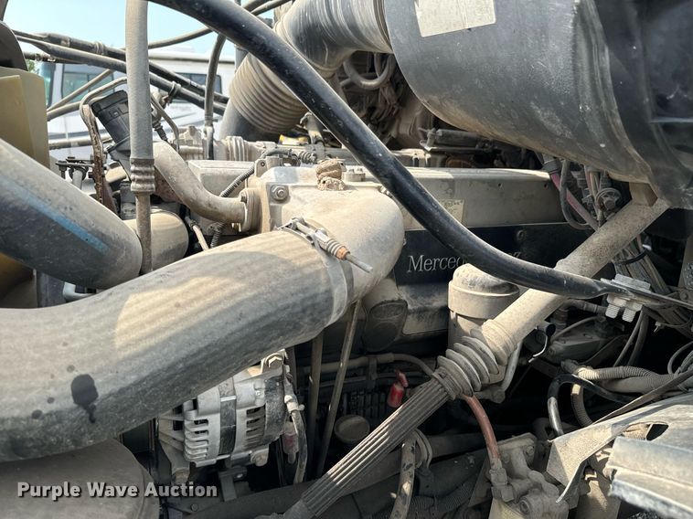 image for item DX1130 2005 Sterling L9500 flatbed truck