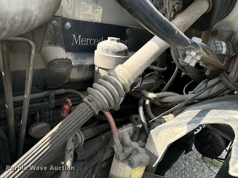 image for item DX1130 2005 Sterling L9500 flatbed truck