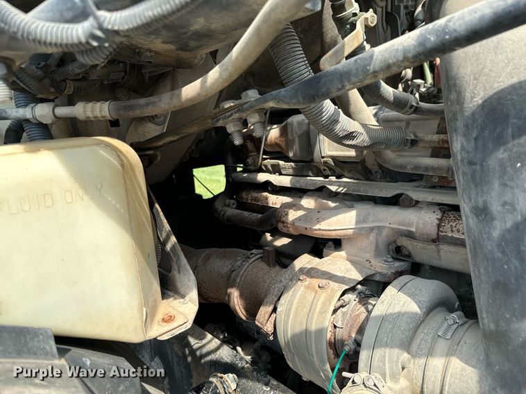 image for item DX1130 2005 Sterling L9500 flatbed truck