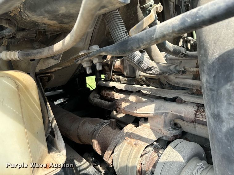 image for item DX1130 2005 Sterling L9500 flatbed truck