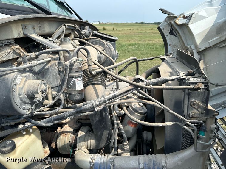 image for item DX1130 2005 Sterling L9500 flatbed truck