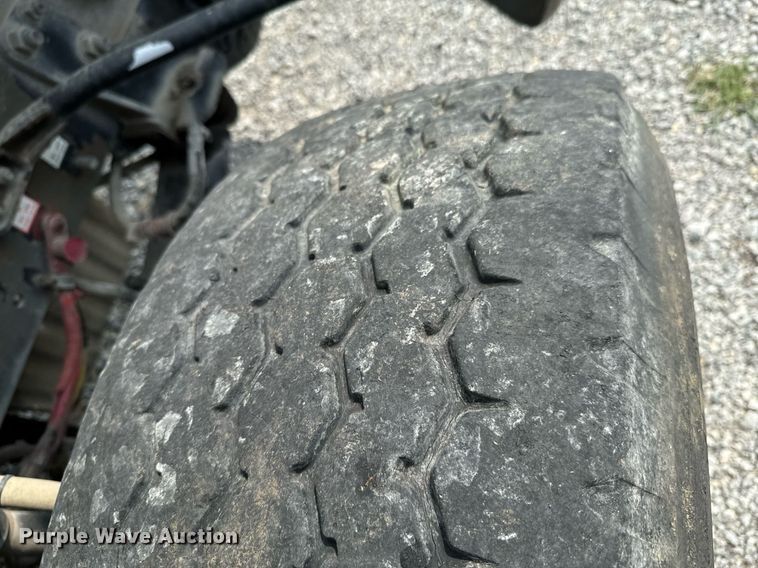 image for item DX1130 2005 Sterling L9500 flatbed truck