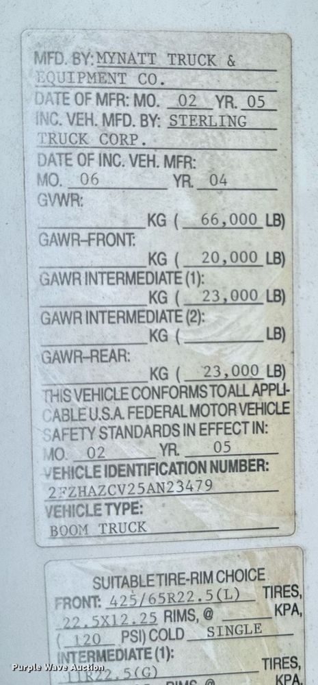 image for item DX1130 2005 Sterling L9500 flatbed truck