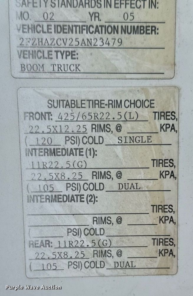 image for item DX1130 2005 Sterling L9500 flatbed truck