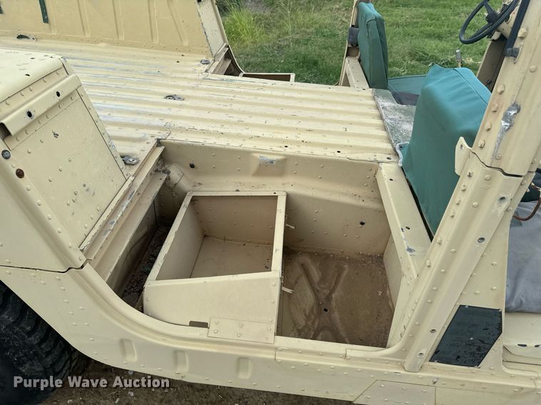 image for item DX1193 2009 AM General M1097R1 HMMWV SUV