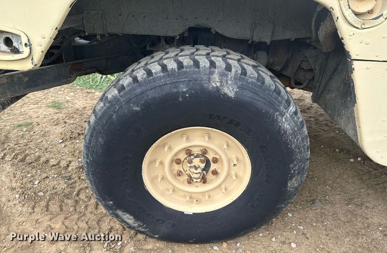 image for item DX1193 2009 AM General M1097R1 HMMWV SUV