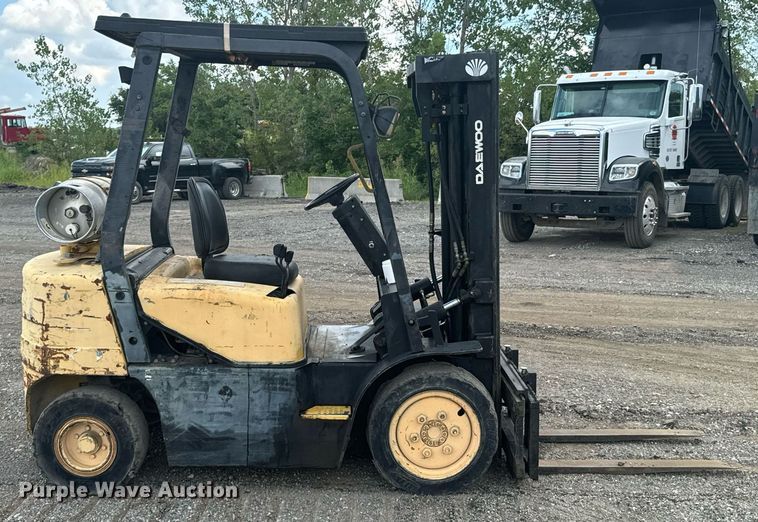 image for item DX1195 Daewoo G25P forklift