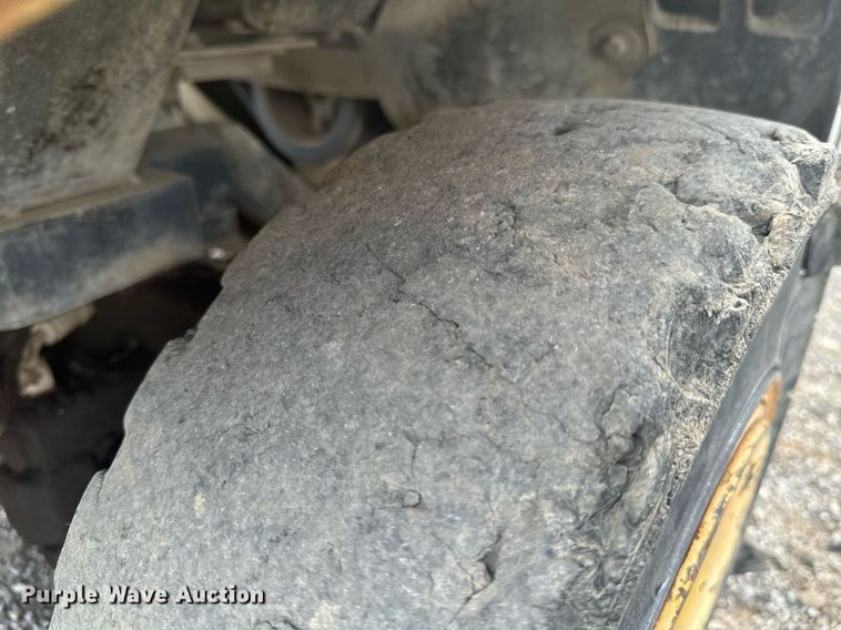 image for item DX1195 Daewoo G25P forklift