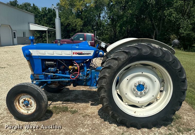 image for item EE7542 1968 Ford 4000 tractor