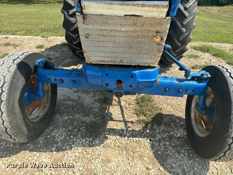 image for item EE7542 1968 Ford 4000 tractor