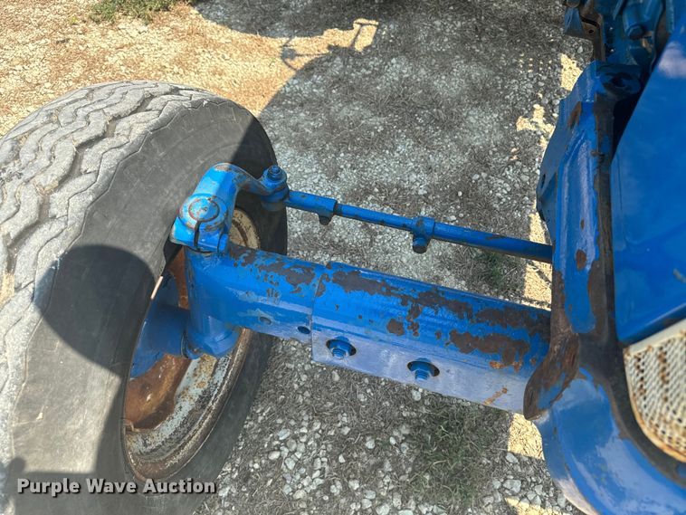 image for item EE7542 1968 Ford 4000 tractor