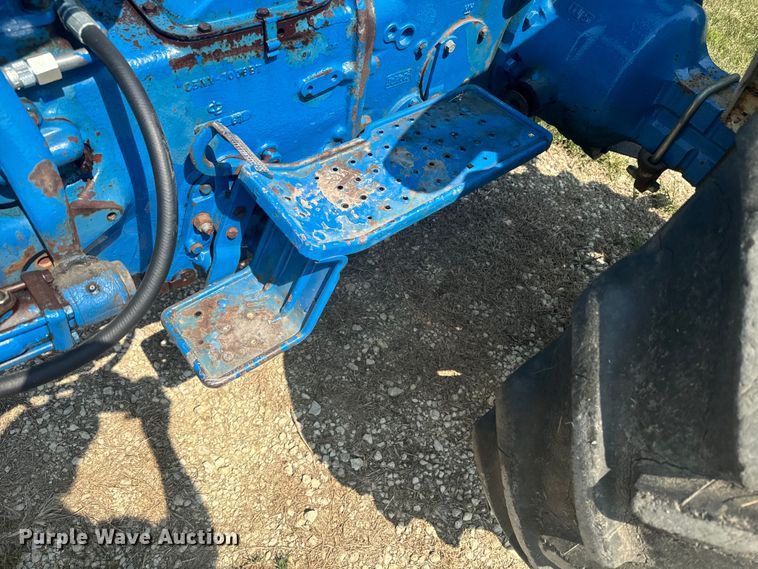 image for item EE7542 1968 Ford 4000 tractor