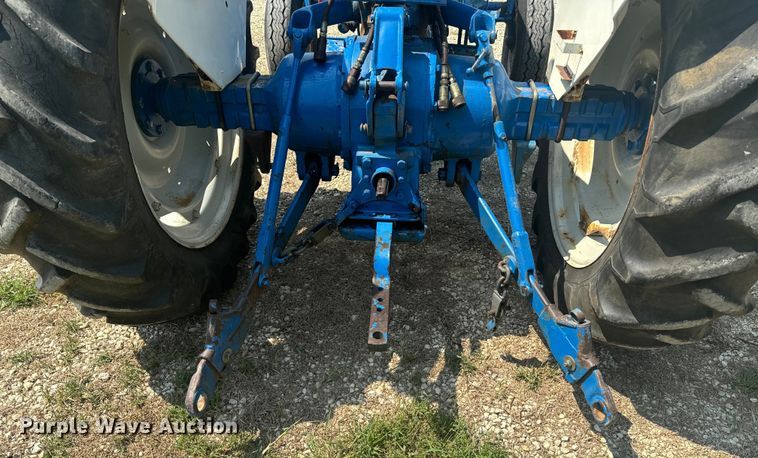 image for item EE7542 1968 Ford 4000 tractor