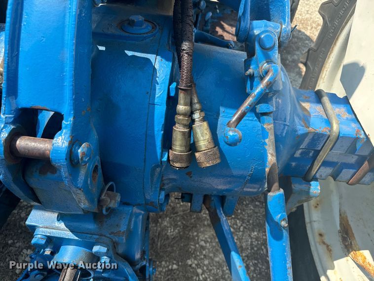 image for item EE7542 1968 Ford 4000 tractor