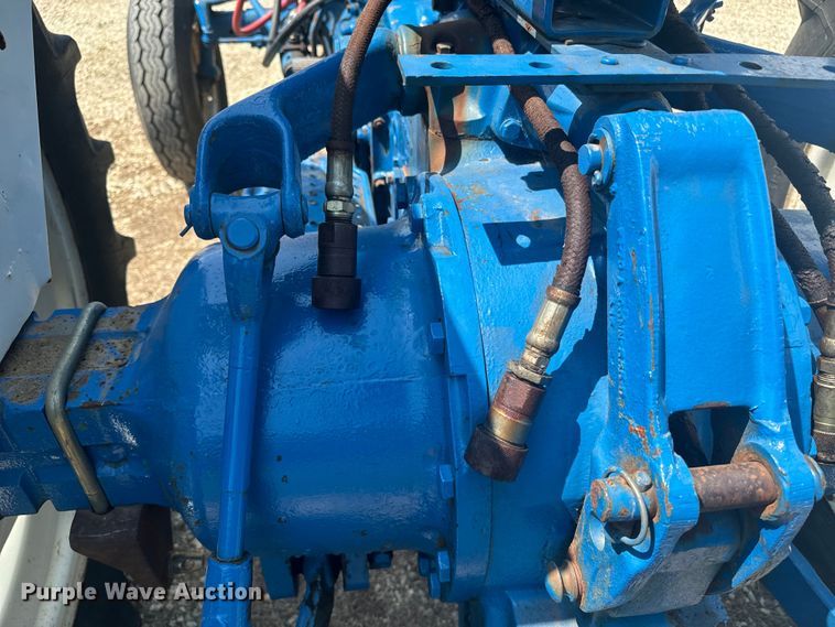 image for item EE7542 1968 Ford 4000 tractor