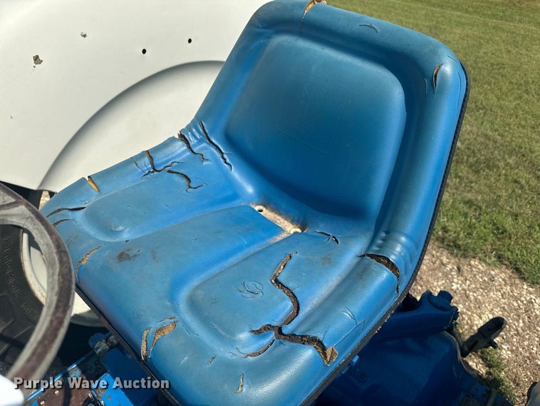 image for item EE7542 1968 Ford 4000 tractor