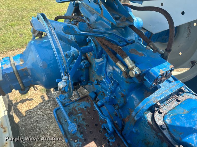 image for item EE7542 1968 Ford 4000 tractor