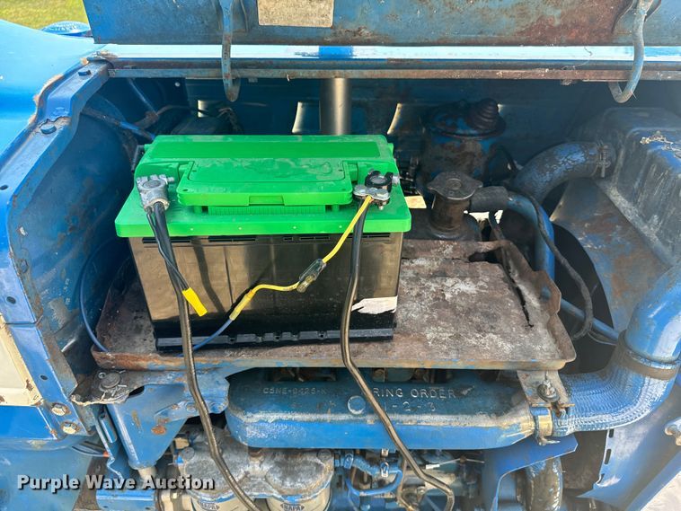 image for item EE7542 1968 Ford 4000 tractor