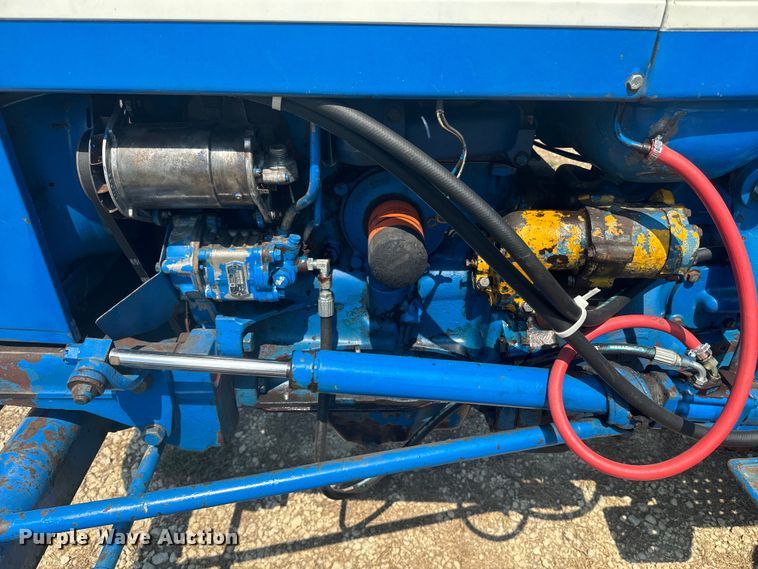 image for item EE7542 1968 Ford 4000 tractor